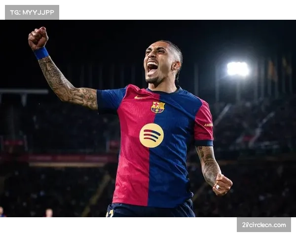 德容与卡萨多面临停赛风险 巴萨中场需注意防守动作